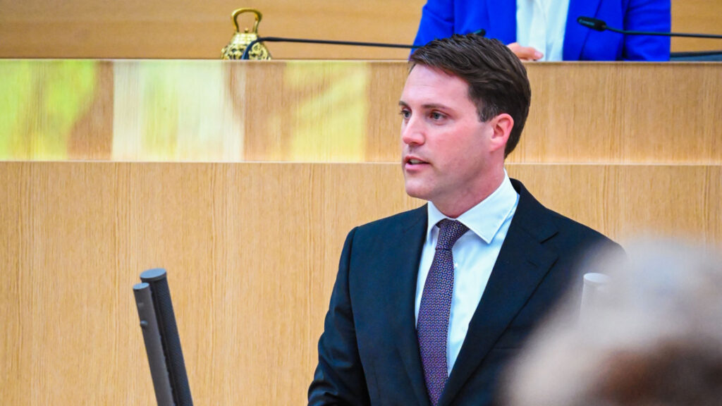 Manuel Hagel MdL bei seiner Plenarrede am 10.11.2022